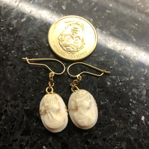 Antique White Cameos very similar but not identical,14k setting. - Picture 3 of 5